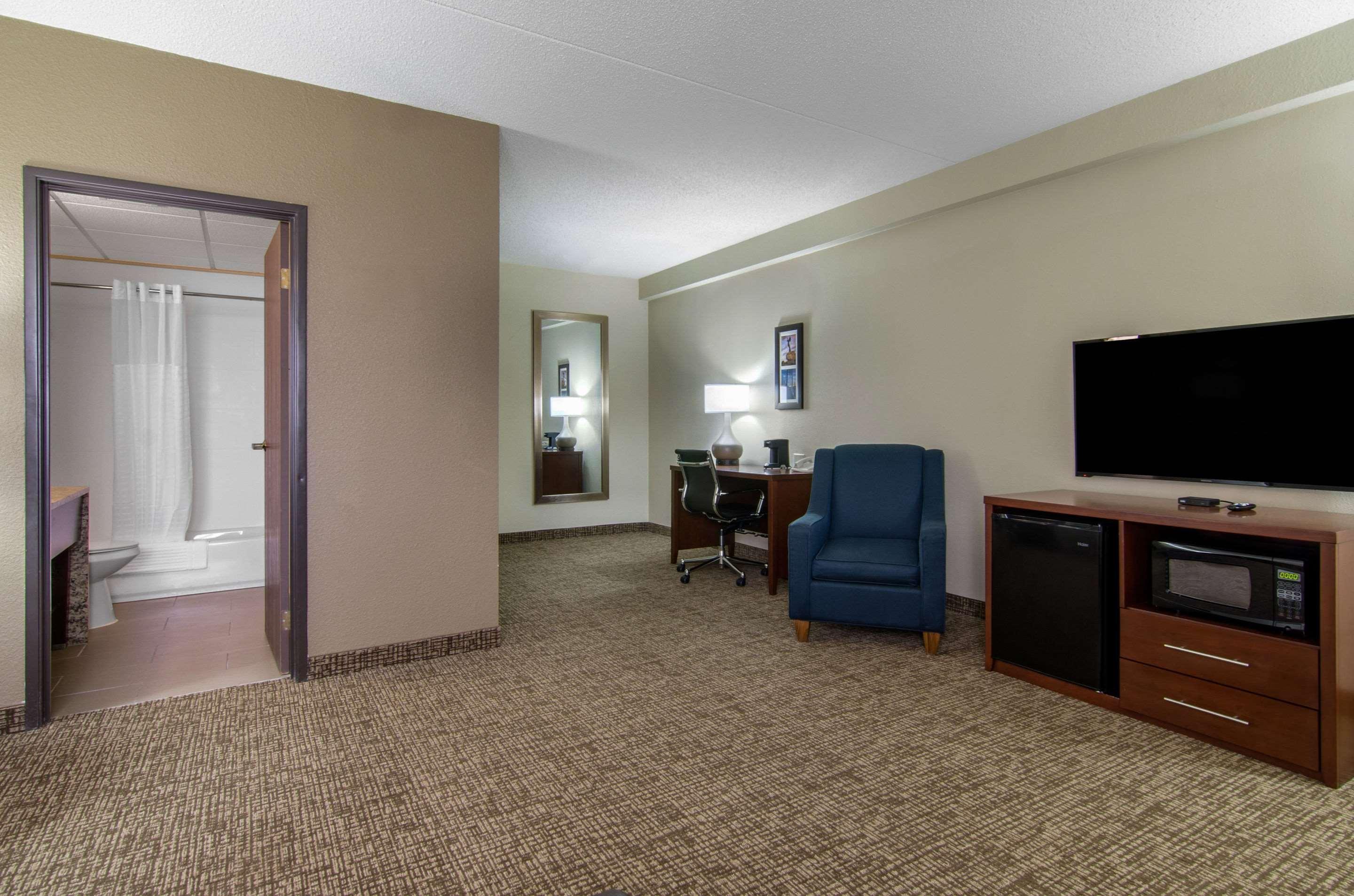 Comfort Inn & Suites Wichita Zewnętrze zdjęcie