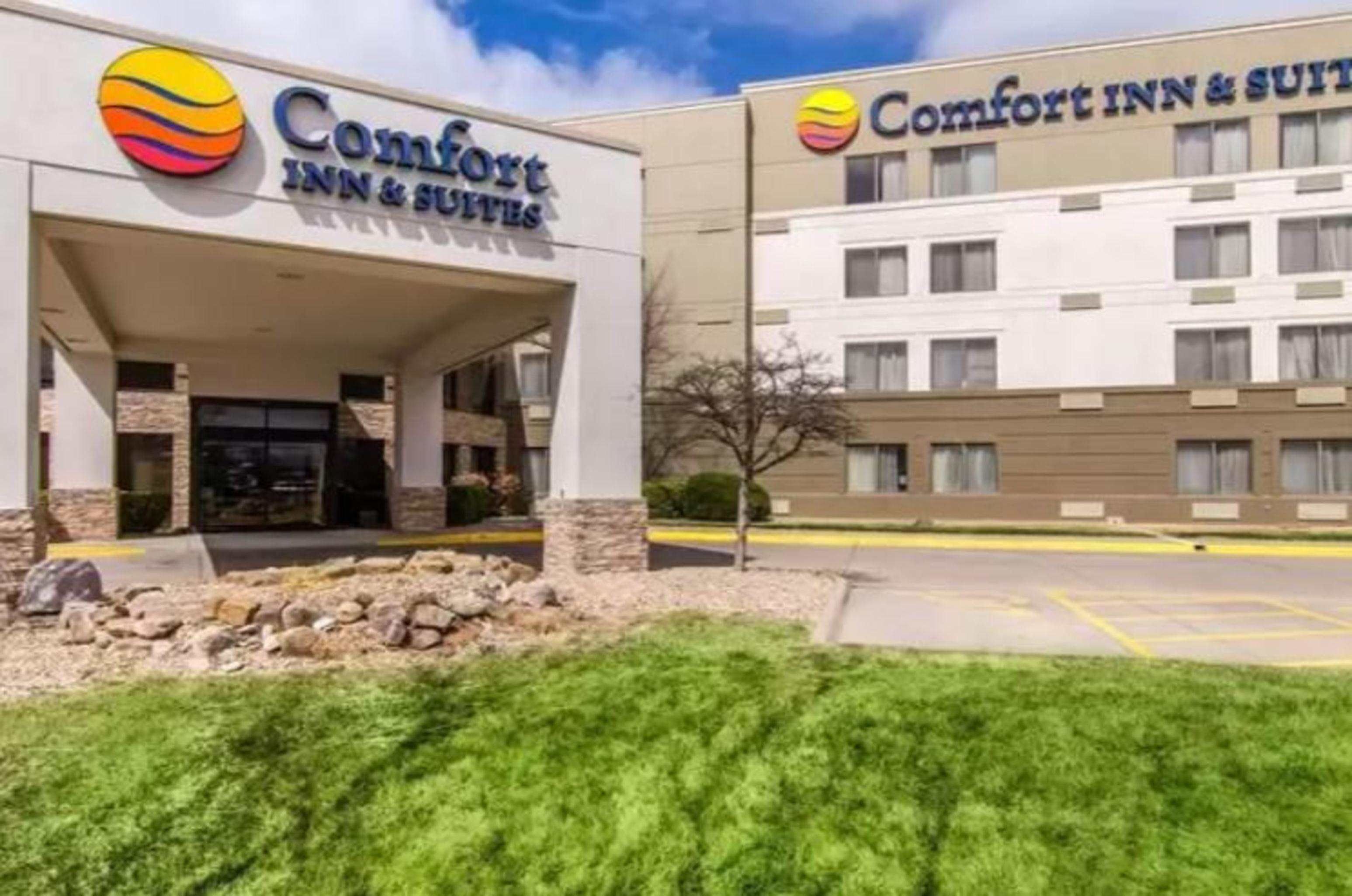 Comfort Inn & Suites Wichita Zewnętrze zdjęcie