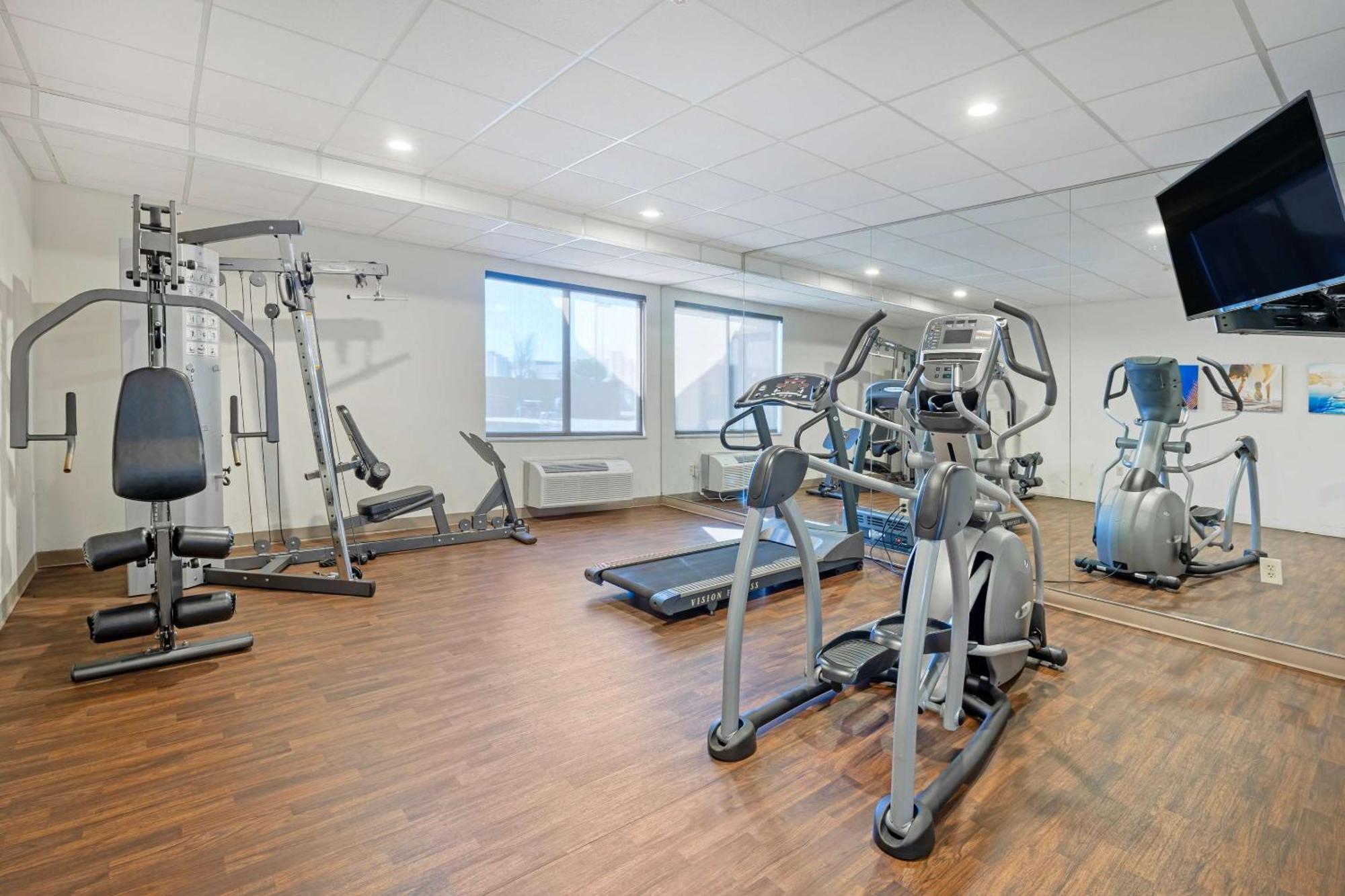 Comfort Inn & Suites Wichita Zewnętrze zdjęcie