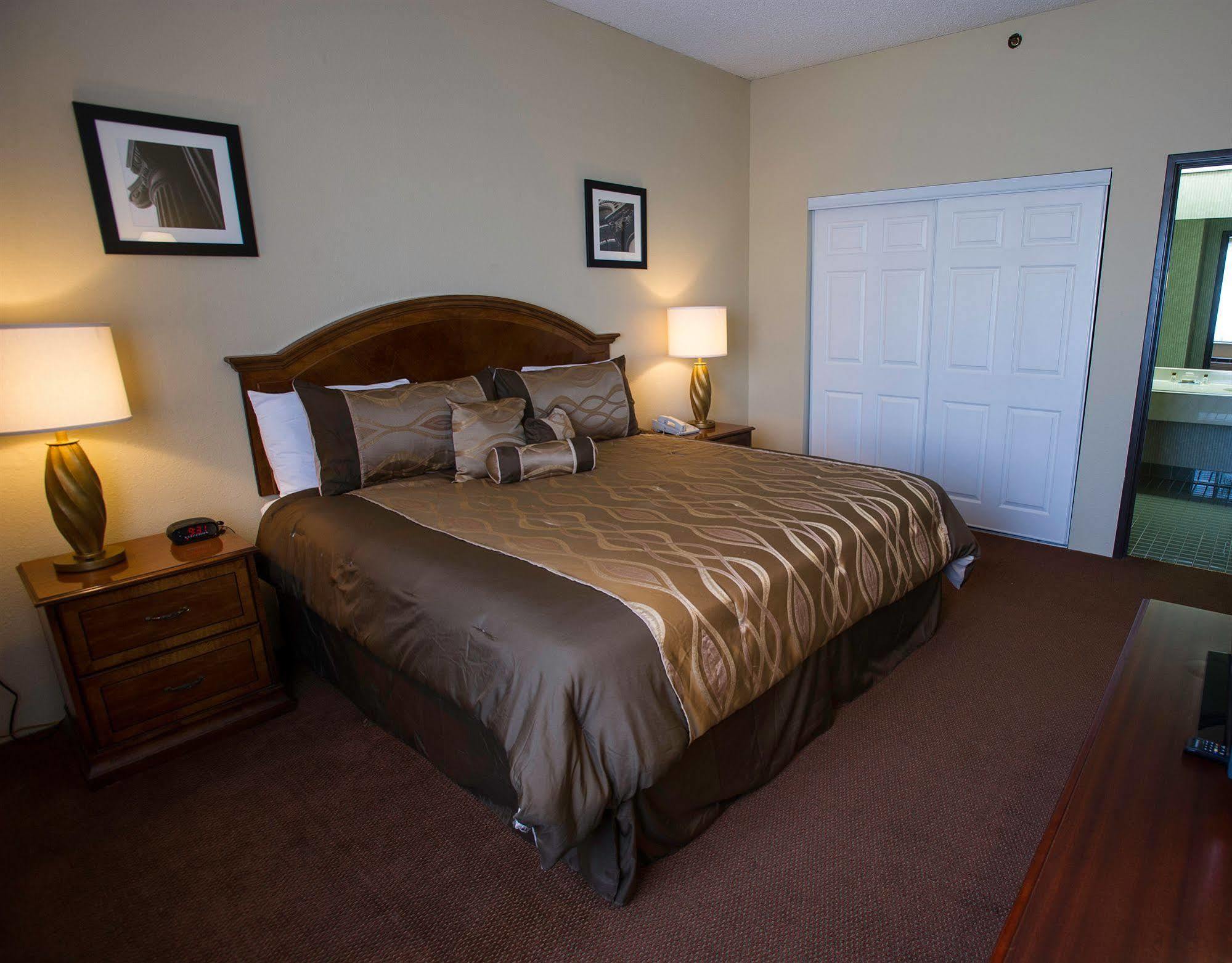 Comfort Inn & Suites Wichita Zewnętrze zdjęcie